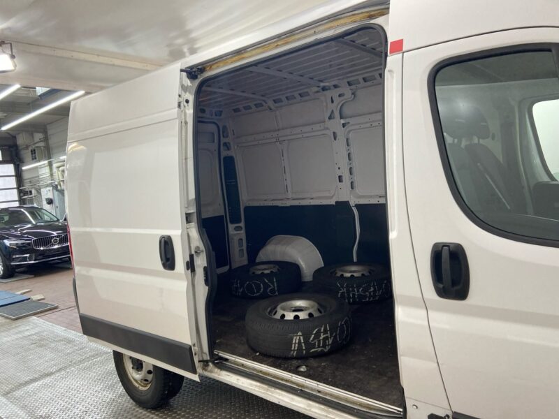 Renault trafic, mercedes vito